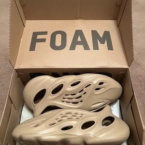 Yeezy Foam Runner Ochre